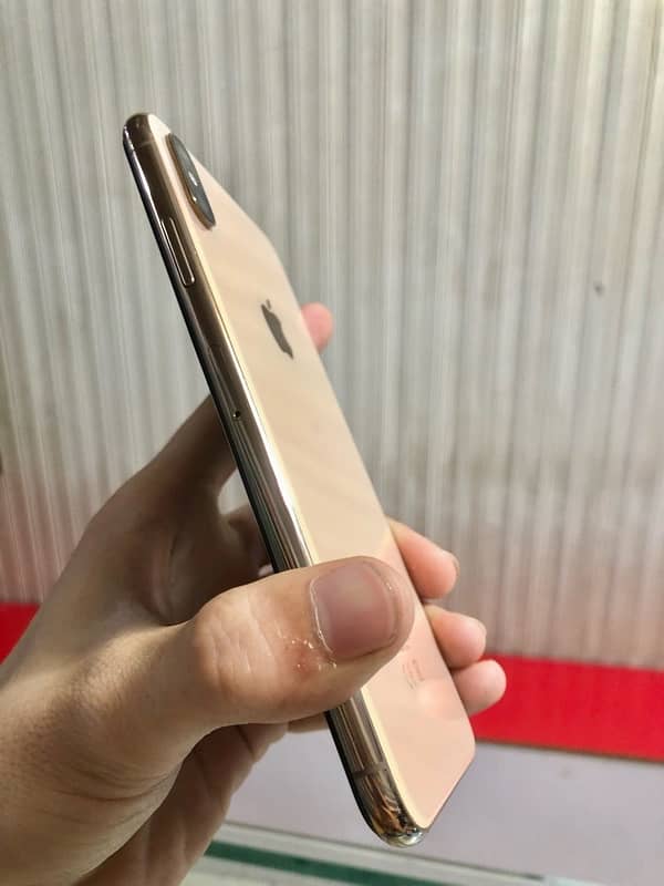 iPhone XS Max non-PTA 4