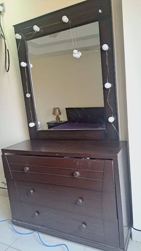 Queen-sized bed with side table and Dressing. bedroom set 5