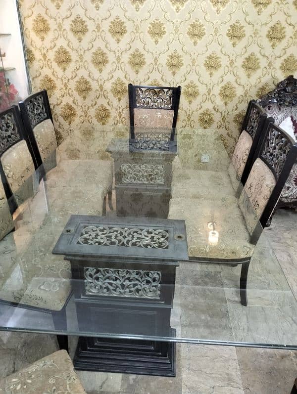 dinning table & chairs 0