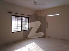 Single Storey 400 Square Yards Office For rent In Gulshan-e-Iqbal - Block 5 Karachi