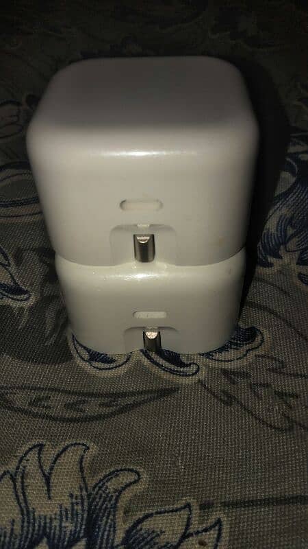 iPhone 20 watt uk plug Geniune Adapter 3