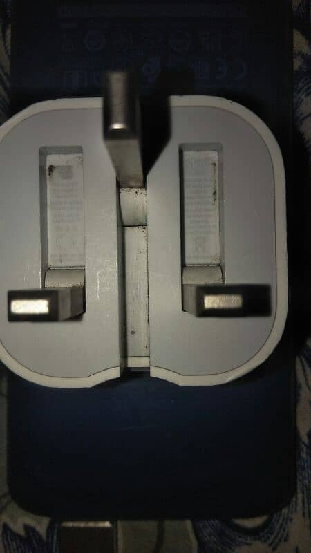 iPhone 20 watt uk plug Geniune Adapter 4