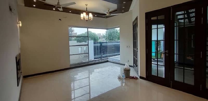 10 Marla Luxury Bunglow For Sale In DHA Phase 4,Block EE, Lahore. 11