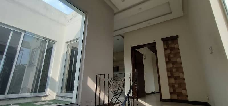 10 Marla Luxury Bunglow For Sale In DHA Phase 4,Block EE, Lahore. 17