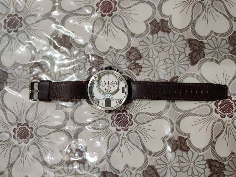 Diesel Analog Watch with Leather Strap – Excellent Condition 0