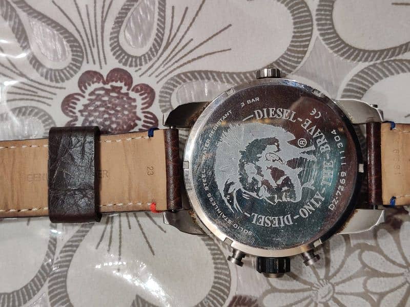 Diesel Analog Watch with Leather Strap – Excellent Condition 2