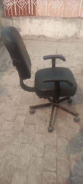 Rewalving chair 1