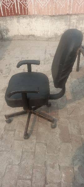 Rewalving chair 2