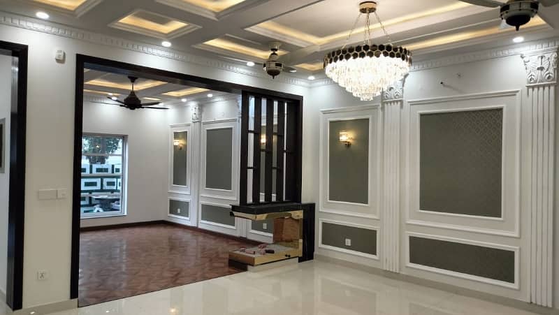 10 Marla House Available In Bahria Town - Shaheen Block For rent 4