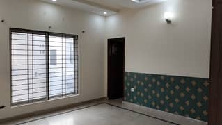 Upper Portion Sized 10 Marla Available In Bahria Town - Shaheen Block 0