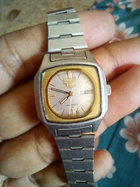 All ladies watches casio seiko citizen swatch and others 1