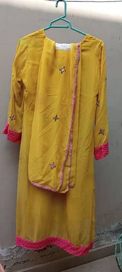 yellow dress for mehendi