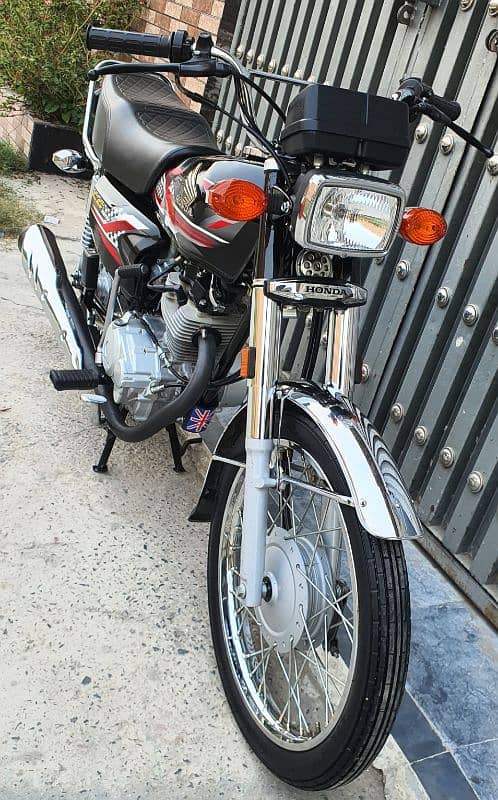 honda cg 125 all punjab number 10.10 condition al documents ok 9