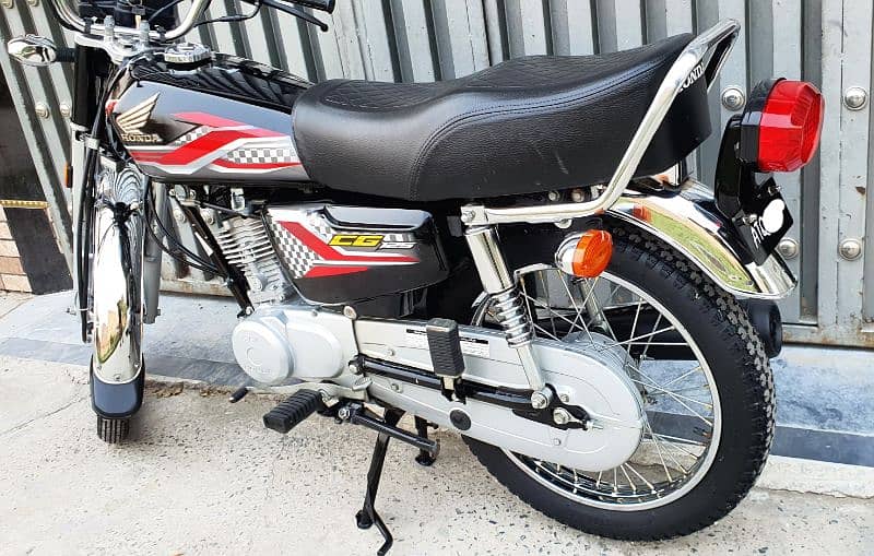 honda cg 125 all punjab number 10.10 condition al documents ok 12