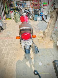 honda 125 red colour