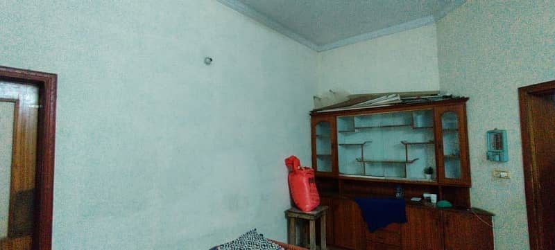 25 Marla Lower Portion For Rent Block G1 Market Johar town 5