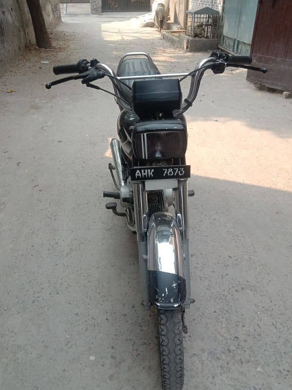 i am selling my bike Honda 70 2022 1st owner 3