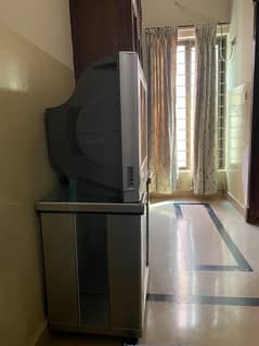 Samsung Tv with trolley available