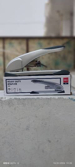 Deli Heavy Duty Stapler (23/10)