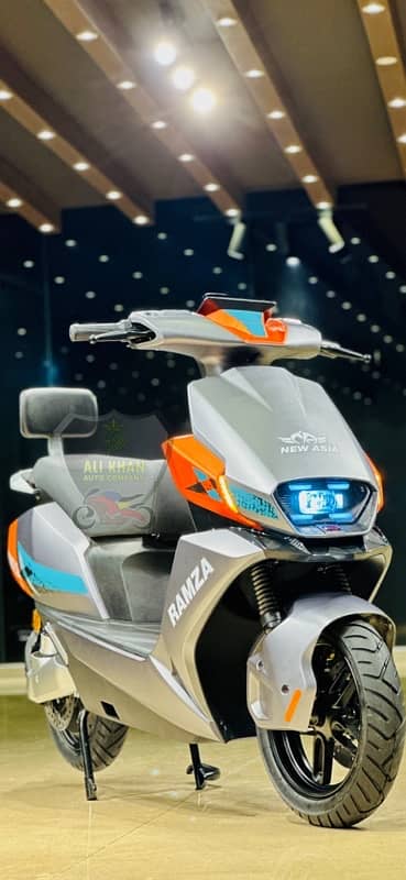 RAMZA M8 ALI KHAN AUTO COMPANY SCOOTY SCOOTER AI EZ SMART AUTOMATIC EV 4