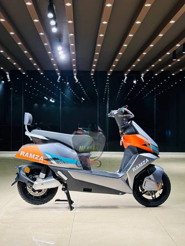 RAMZA M8 ALI KHAN AUTO COMPANY SCOOTY SCOOTER AI EZ SMART AUTOMATIC EV 5