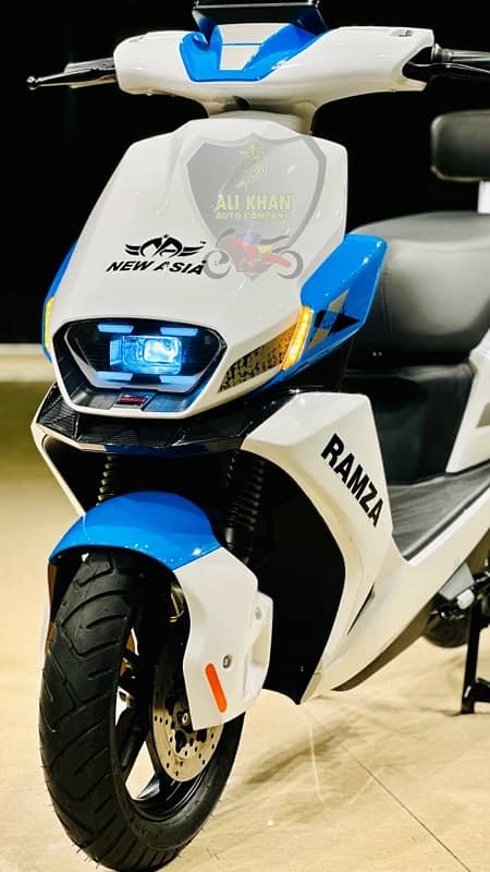 RAMZA M8 ALI KHAN AUTO COMPANY SCOOTY SCOOTER AI EZ SMART AUTOMATIC EV 9