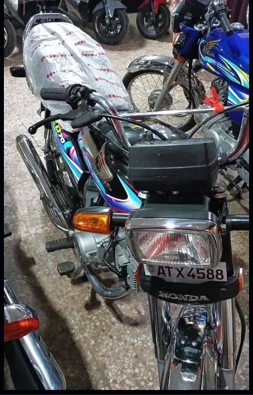 Honda cd 70   10by 10 bike barnd new hai exchange possible good bike 1