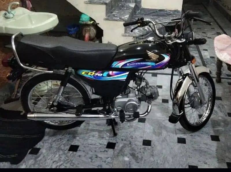 Honda cd 70   10by 10 bike barnd new hai exchange possible good bike 3