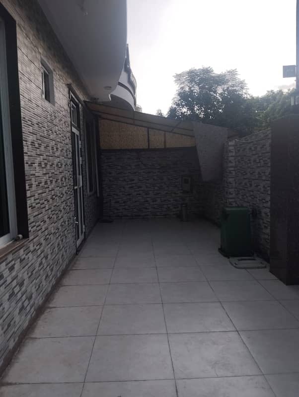 I-8 Almost Brand New One Kanal Upper Portion With Separate Gate For Rent 7