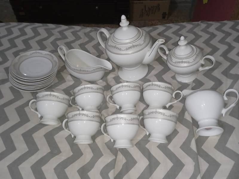 Marble dinner set 72 pice 2