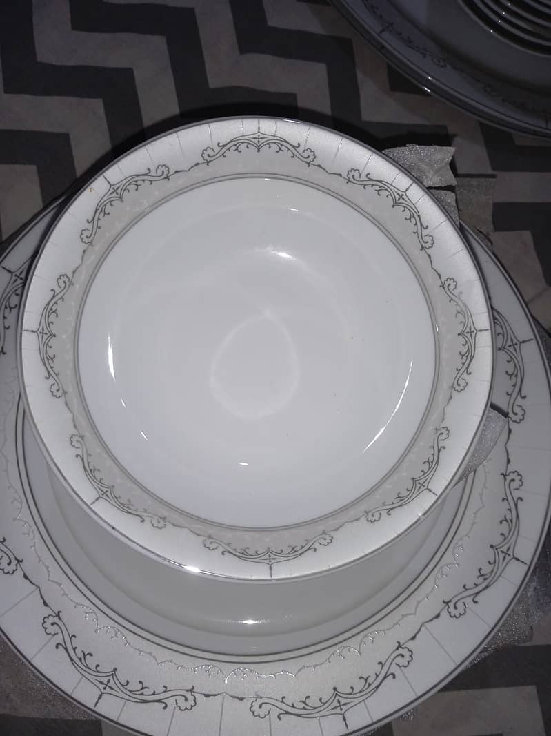 Marble dinner set 72 pice 3