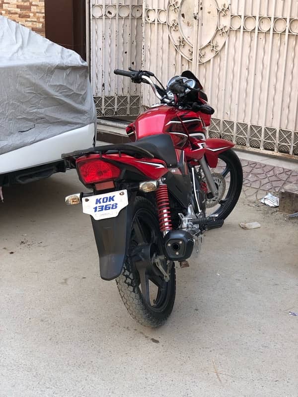 Honda CB 150F 4