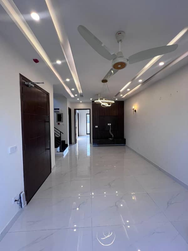 Elegance Redefined: 5 Marla Brand New Modern House in DHA Phase 9 Town 5