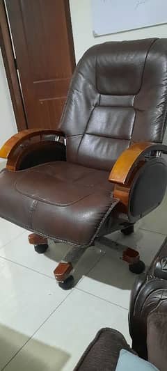 revolving recliner chair