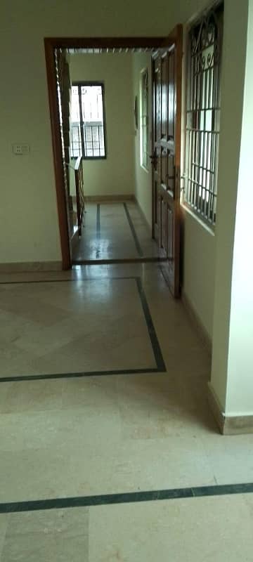 Beautiful 1 kanal First Floor and Basement for Rent in G-11/1 13