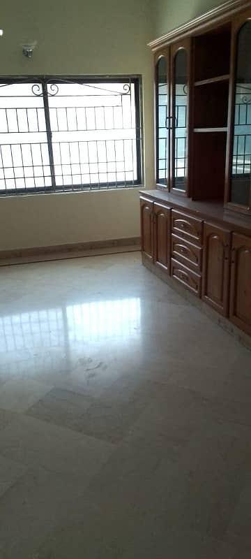 Beautiful 1 kanal First Floor and Basement for Rent in G-11/1 26