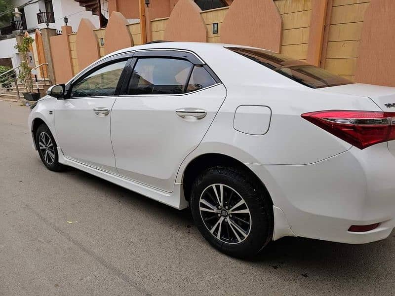 Toyota Corolla grande 2014 5