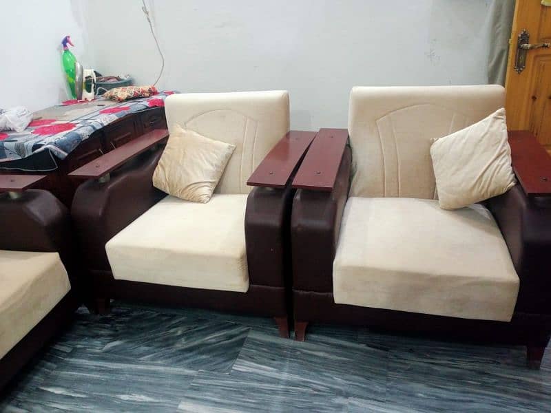 5 seater Sofa set for sale 3