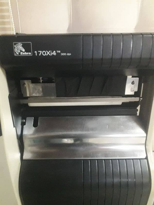 The Zebra 170Xi4: Industrial Barcode Printer, RFID, 300DPI 7