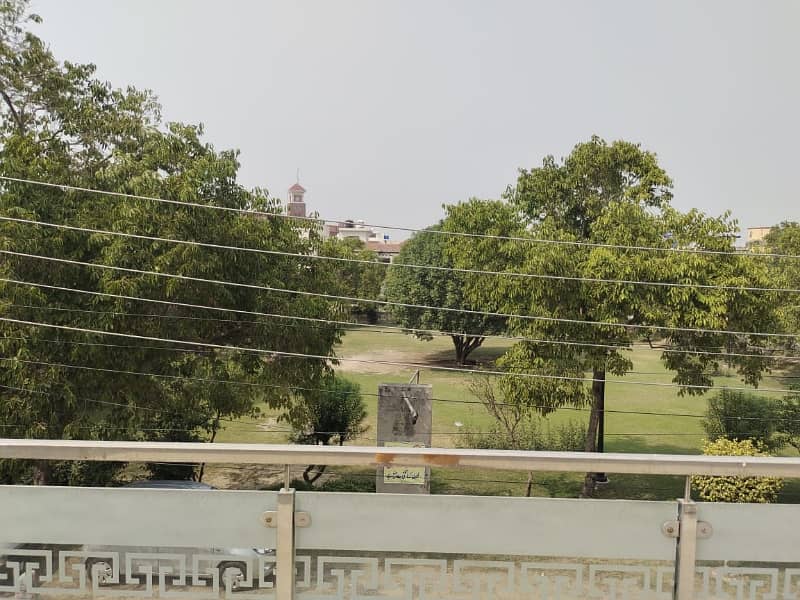 One kanal facing park owner build houe for sale 9