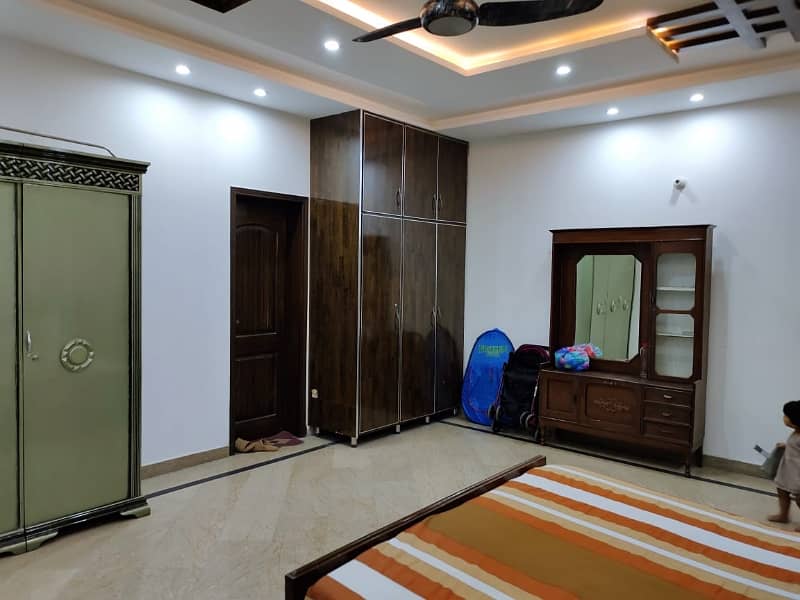 One kanal facing park owner build houe for sale 26