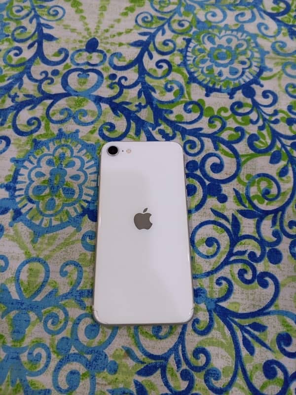 IPhone SE 2020 64gb factory unlock 4months sim time available 1