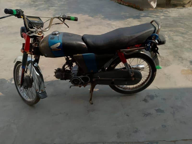 HONDA CD70 2011 0