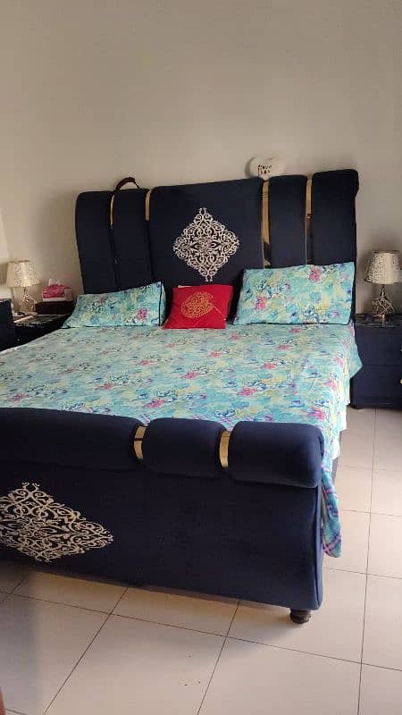 furniture bed dressing side table t v trole or swing for sell 3