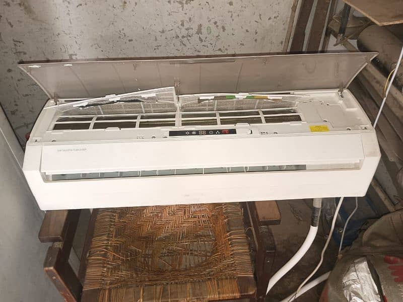 Gree Ac in good condition 2