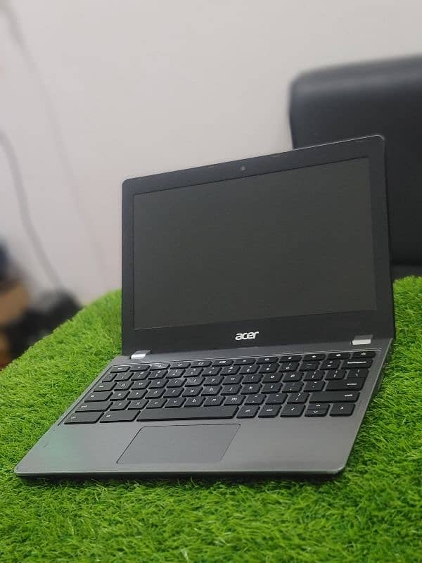 Acer c740 5th gen 4gb/128gb ssd Slimmest Laptop 4