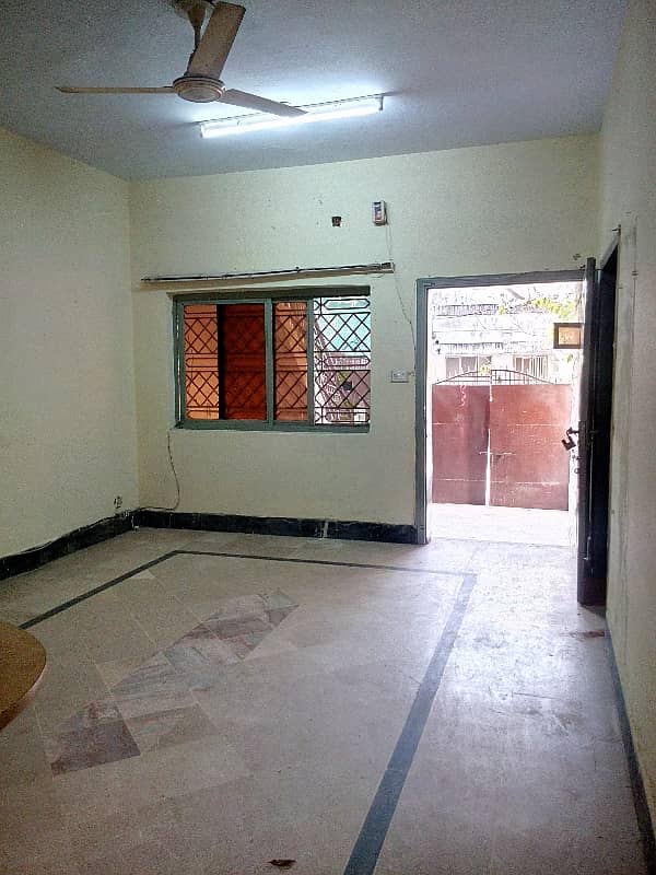 G11 25-50 Upper Portion For Rent Near Park 1