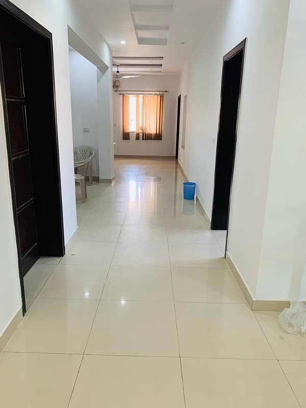 2 bedrooms 1 Kanal Upper Portion for Rent in Gulbahar Block, Behria Town, Lahore 1