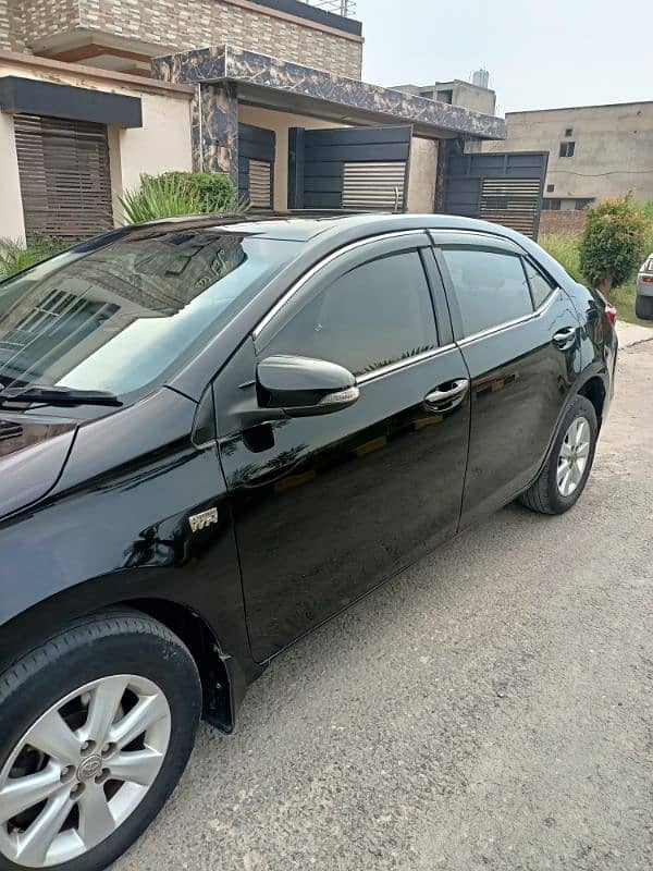 Toyota Altis Grande 2015 1