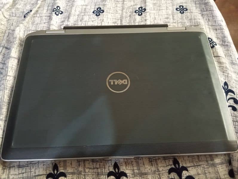 dell latitude E6420 in good condition 1